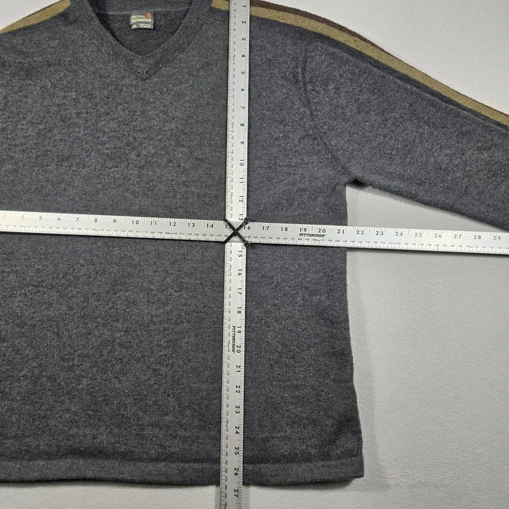 Royal Robbins Mens XL Gray Sweater V-Neck Wool Blend Striped Sleeve ROY-S26